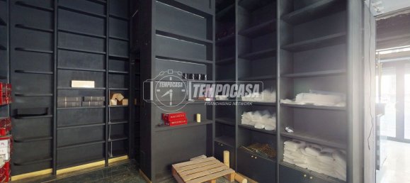 70m² Commercial property in Turin, Italy No. 311013 7