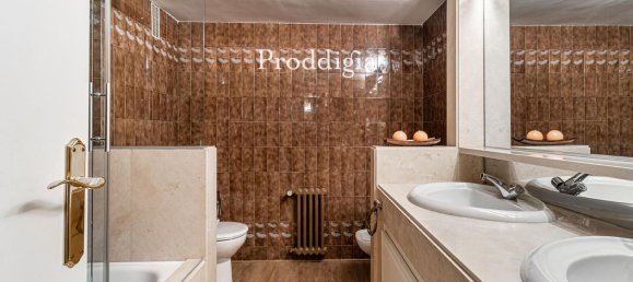 4 bedrooms Apartment in Barcelona, Spain No. 137094 24