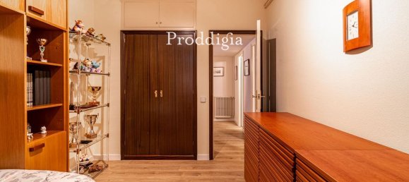 4 bedrooms Apartment in Barcelona, Spain No. 137094 28