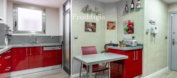4 bedrooms Apartment in Barcelona, Spain No. 137094 11