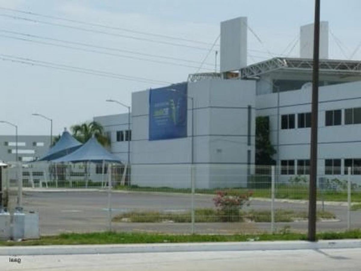 20000m² Building in Veracruz, Mexico No. 202437