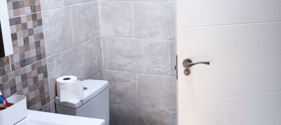 Apartamento de 3 dormitorios en Málaga, Spain No. 148239 8