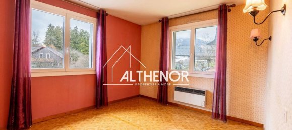 3 bedrooms Castles in Haute-Savoie, France No. 196875 9