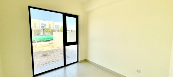 4 bedrooms Townhouse in Dubai South (Dubai World Central), UAE No. 111019 2