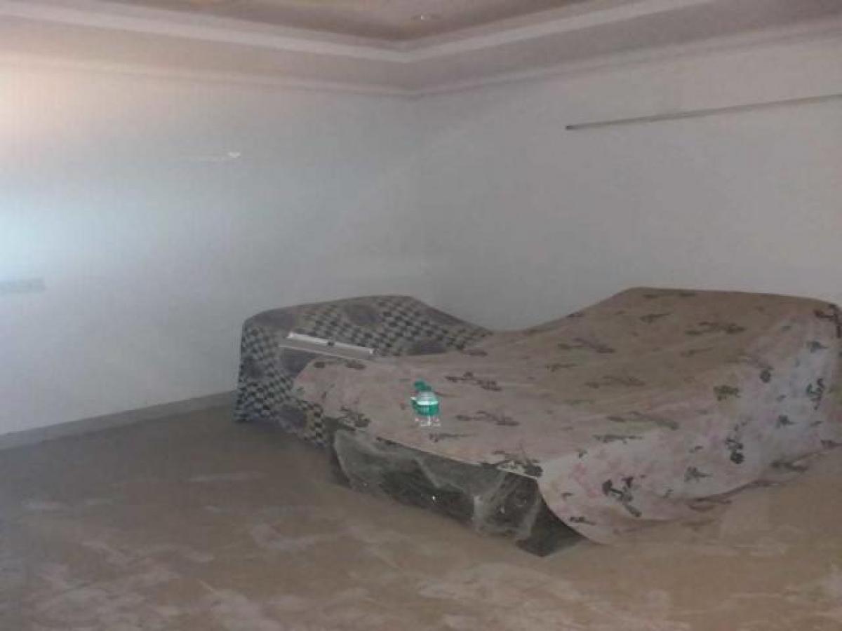 3 bedrooms House in Ghaziabad, India No. 18402