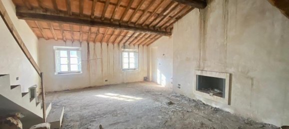 Ático de 7 habitaciónes en Lucca, Italy No. 69880 9