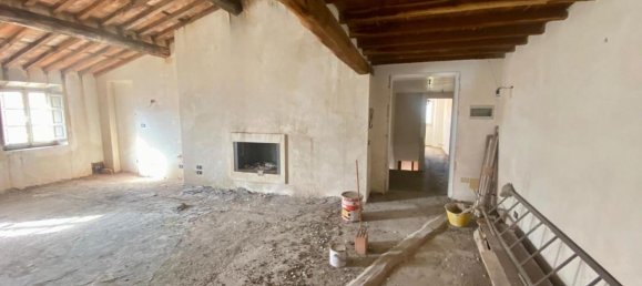 Ático de 7 habitaciónes en Lucca, Italy No. 69880 3