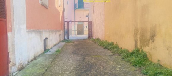 4 rooms House in Adelfia, Italy No. 133937 3