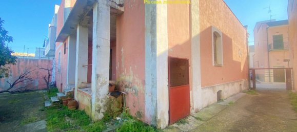4 rooms House in Adelfia, Italy No. 133937 10