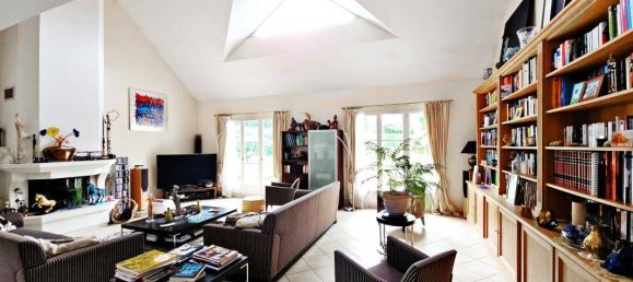 5 bedrooms Villa in Chambourcy, France No. 182847 7
