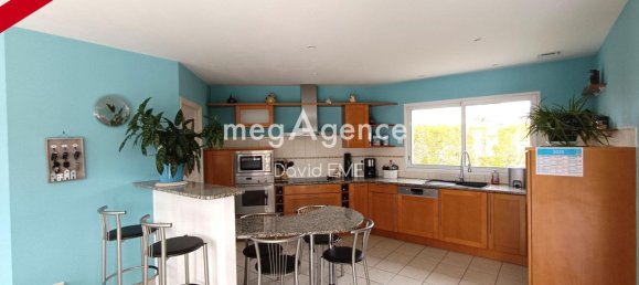 5 bedrooms House in Aizenay, France No. 106281 6