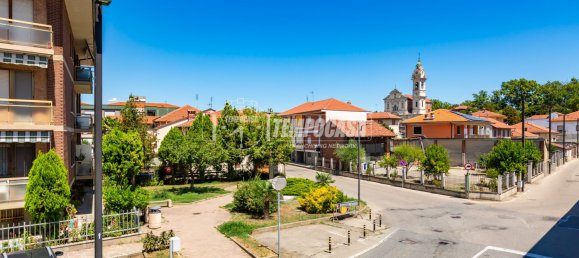 8 rooms House in Santena, Italy No. 305165 10