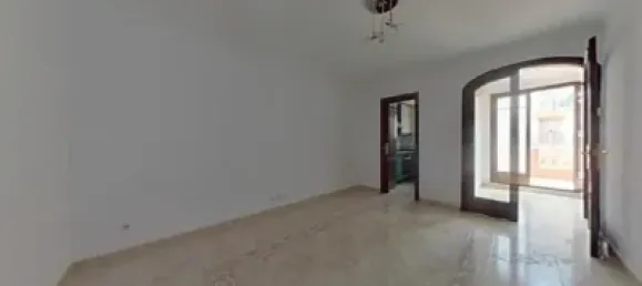 4 bedrooms Apartment in L'Hospitalet de Llobregat, Spain No. 32574 5