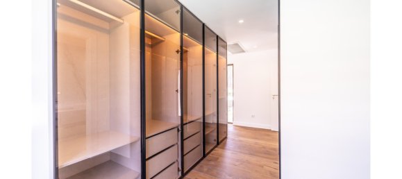 4 bedrooms Villa in Almada, Portugal No. 136057 3