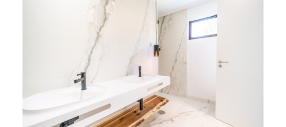 4 bedrooms Villa in Almada, Portugal No. 136057 18