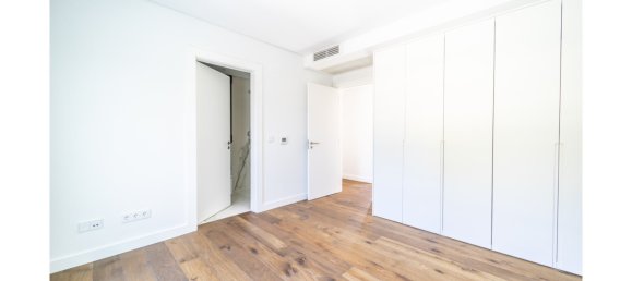 4 bedrooms Villa in Almada, Portugal No. 136057 13