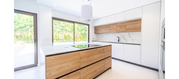 4 bedrooms Villa in Almada, Portugal No. 136057 7