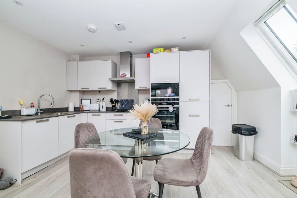 1 غرف نوم شقة في Epsom, United Kingdom رقم 10752