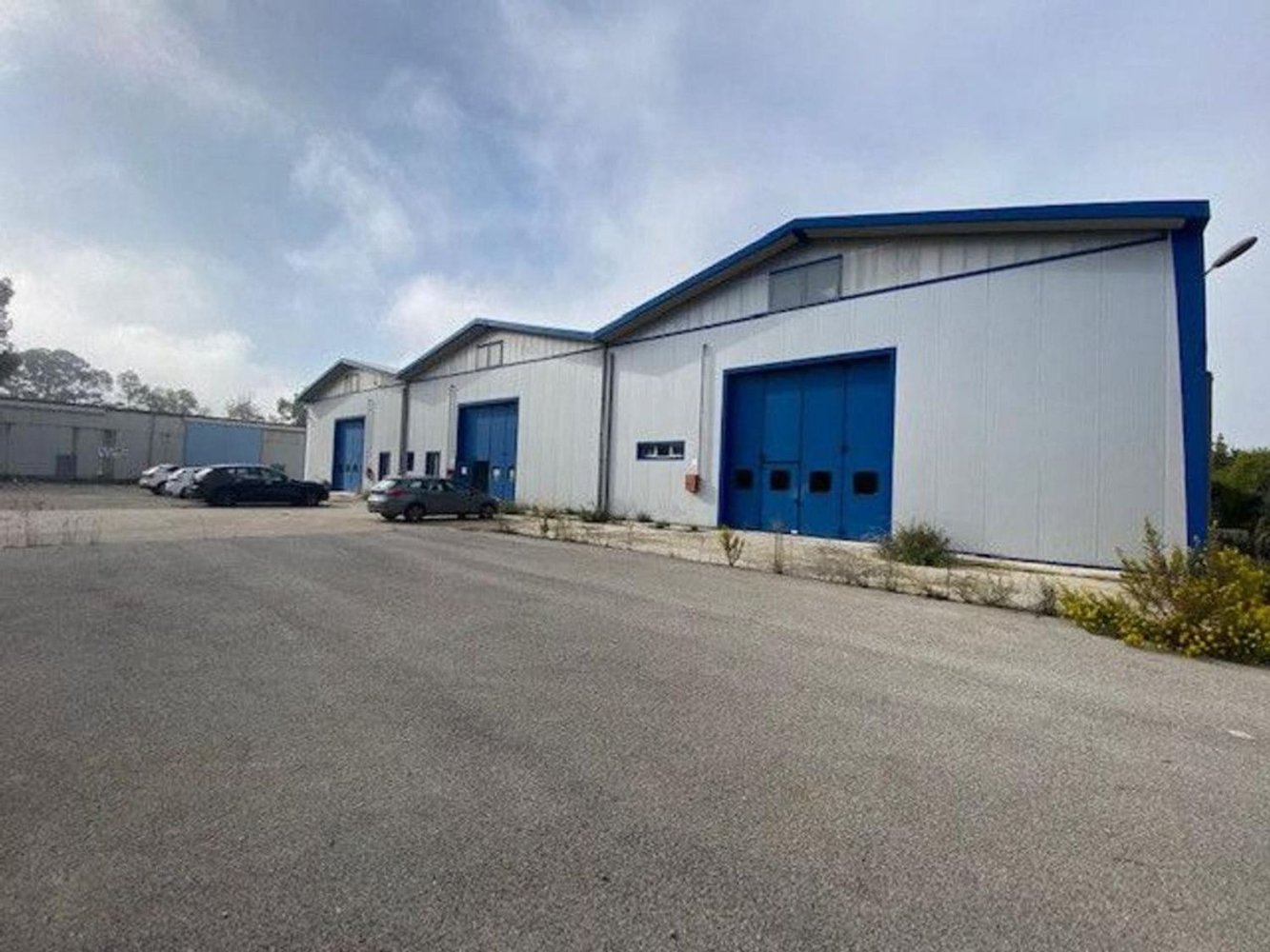 Entrepôt à Brindisi, Italy 2757m² No. 369898