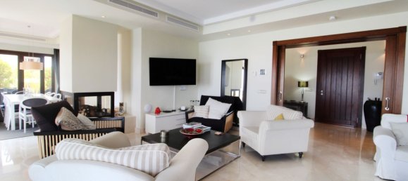 5 bedrooms Villa in Benahavis, Spain No. 150865 7