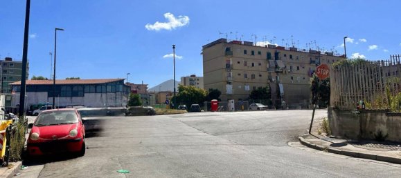 1 room Commercial property in Naples, Italy No. 316126 11