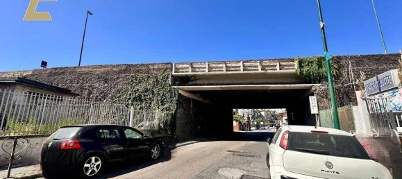 1 room Commercial property in Naples, Italy No. 316126 2