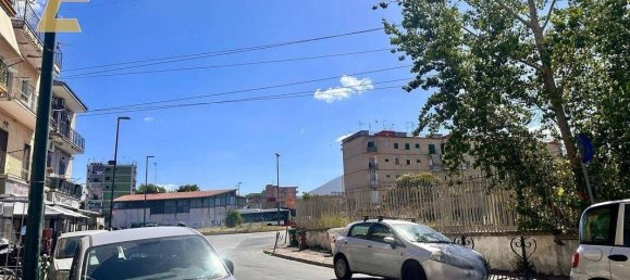 1 room Commercial property in Naples, Italy No. 316126 3