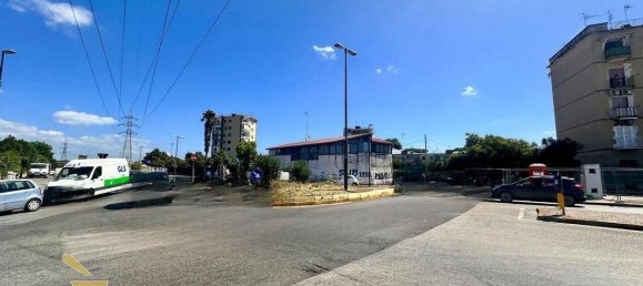 1 room Commercial property in Naples, Italy No. 316126 6