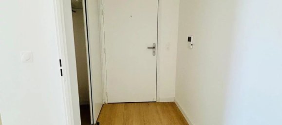 3 bedrooms Apartment in Senlis, France No. 55325 9