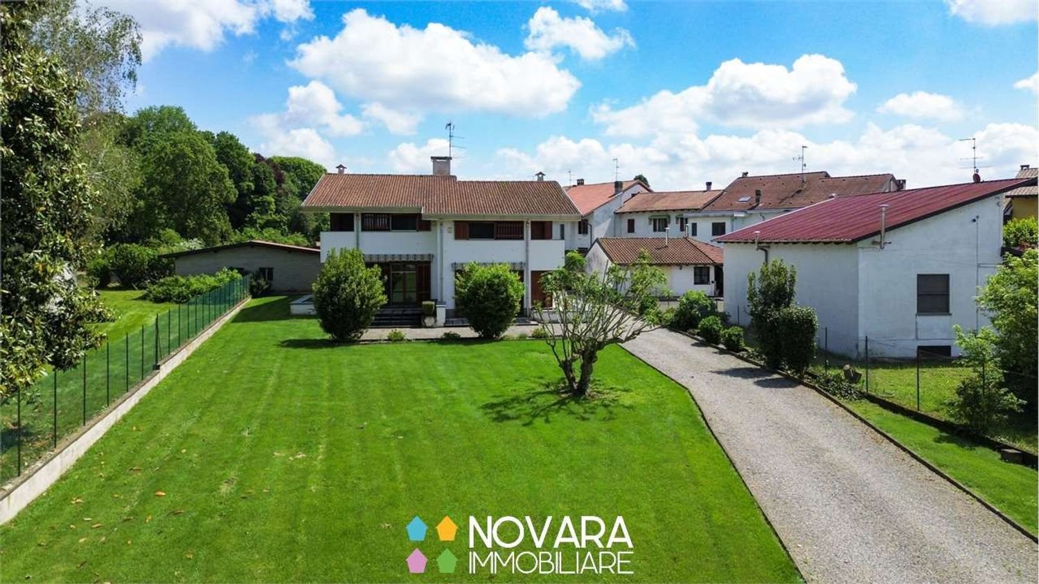 7-Zimmer Villa in San Nazzaro Sesia, Italy, Nr. 295660