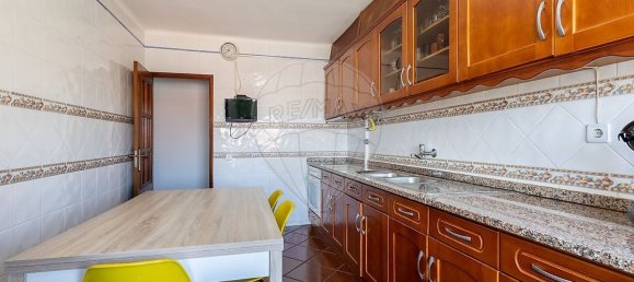 3 Schlafzimmer Wohnung in Entroncamento, Portugal, Nr. 323133 3