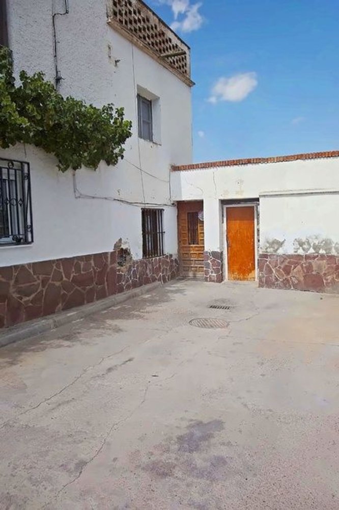 Casa de 3 dormitorios en Épila, Spain No. 62062