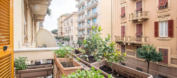 Квартира с 3 комнатами в Кьявари, Италия № 237491 7