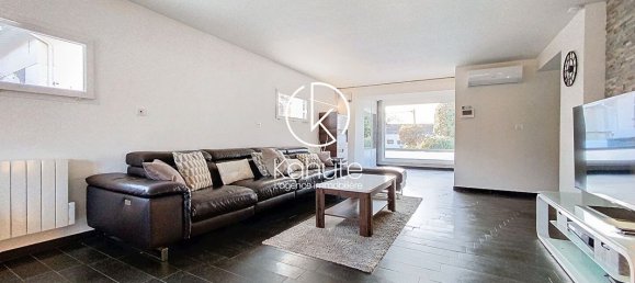 Casa de 4 dormitorios en Pusignan, France No. 339093 8