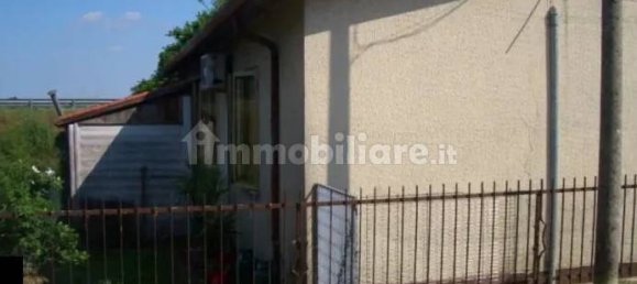 2 bedrooms Villa in Giacciano con Baruchella, Italy No. 351119 2