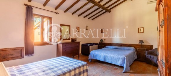 40 rooms House in Castiglione del Lago, Italy No. 46309 24