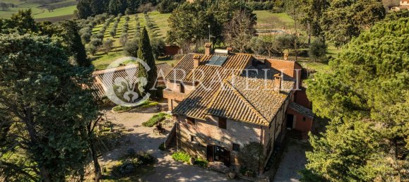 40 rooms House in Castiglione del Lago, Italy No. 46309 13