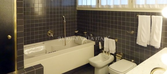 Villa de 11 divisões em Eupilio, Italy N.º 223055 2