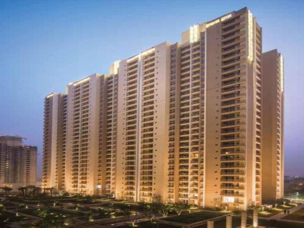 5 bedrooms House in Noida, India No. 42909