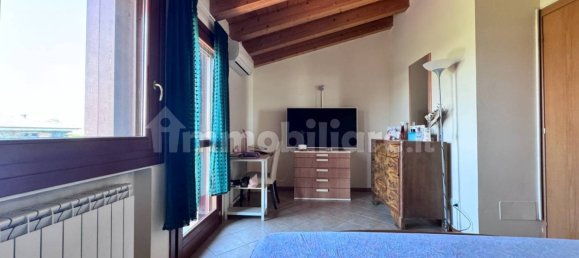 Casa de 3 dormitorios en Boschi Sant'Anna, Italy No. 360605 12