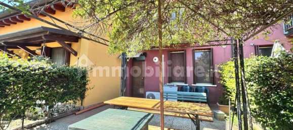 Casa de 3 dormitorios en Boschi Sant'Anna, Italy No. 360605 2