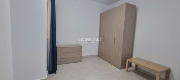 Apartamento de 3 dormitorios en Swieqi, Malta No. 3007 3