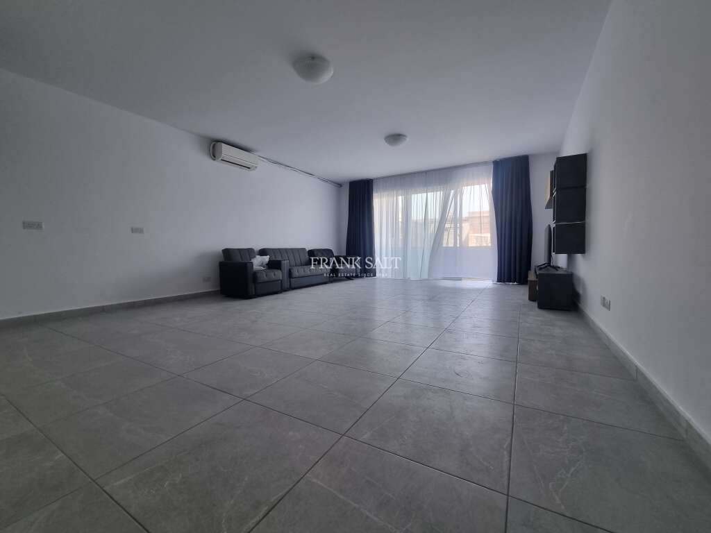 Apartamento de 3 dormitorios en Swieqi, Malta No. 3007