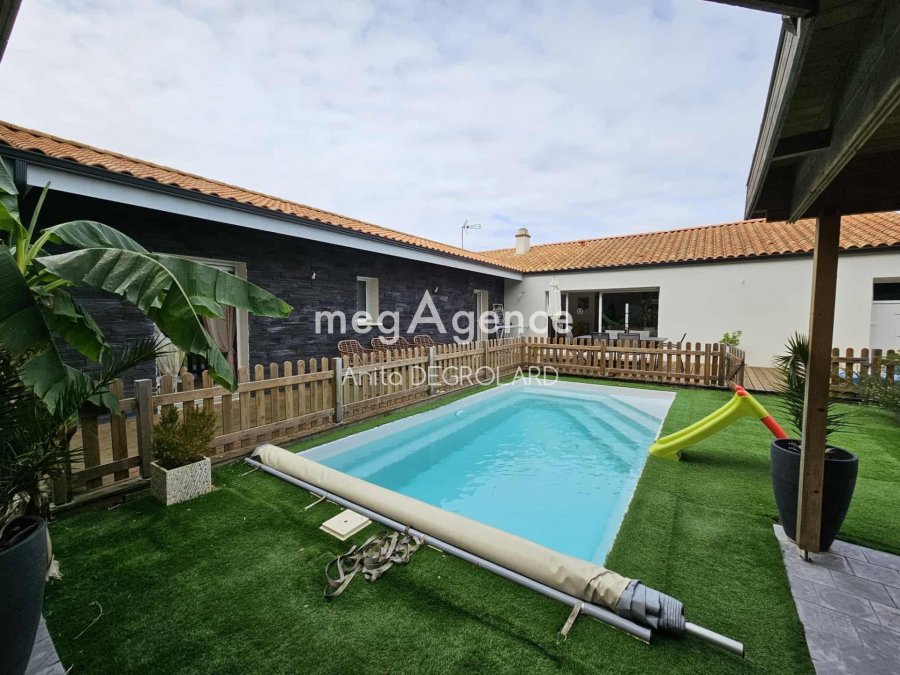 3 bedrooms House in La Ferriere, France No. 337667