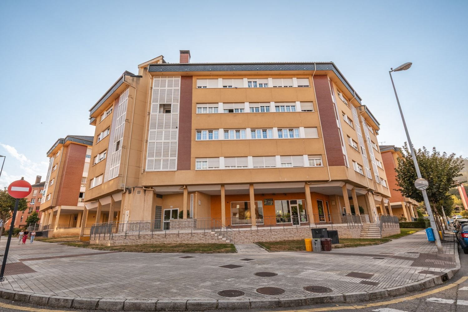 3 bedrooms Apartment in Oviedo, Spain No. 251172