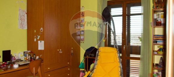 4 Schlafzimmer Wohnung in Bronte, Italy, Nr. 66440 8