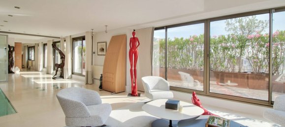 4 bedrooms Apartment in Paris, France No. 171054 5