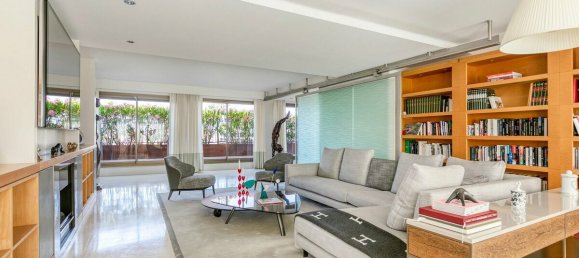 4 bedrooms Apartment in Paris, France No. 171054 7