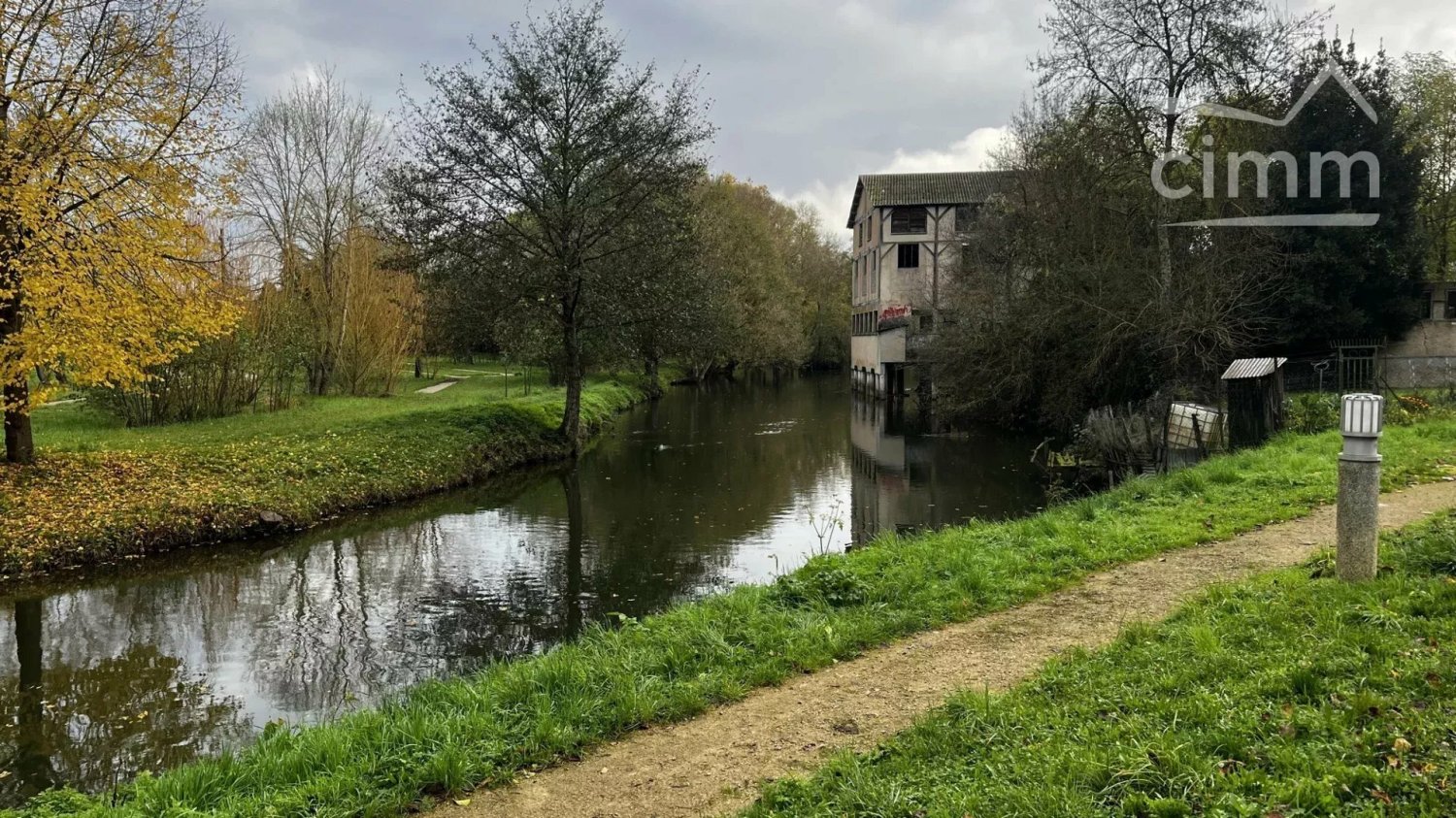 Terreno en Vendome, France No. 91093