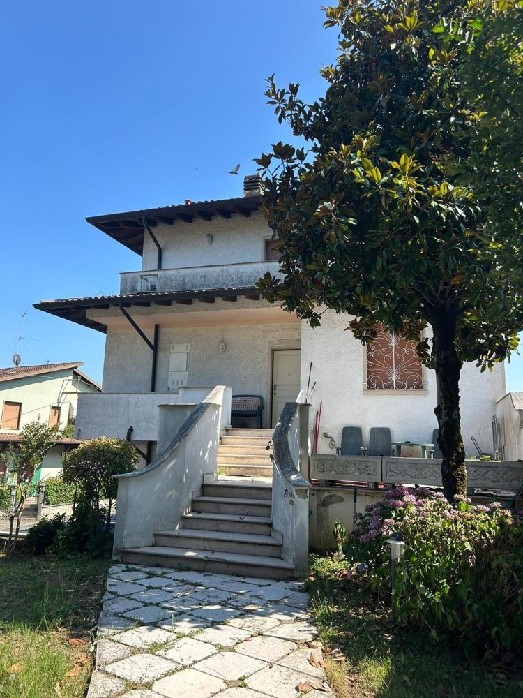 5 rooms House in Bedizzole, Italy No. 335598